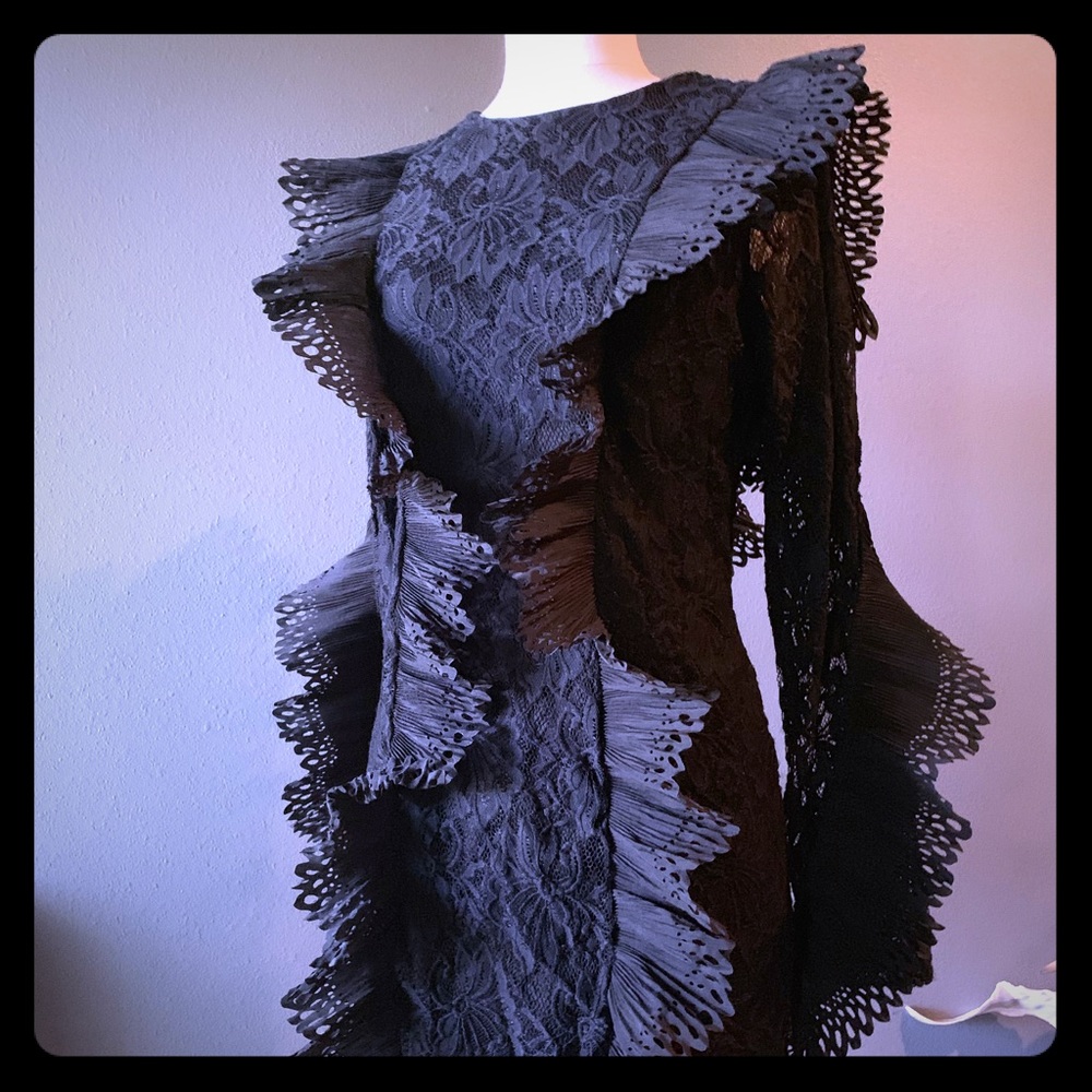 Love culture/the sang black bodycon dress